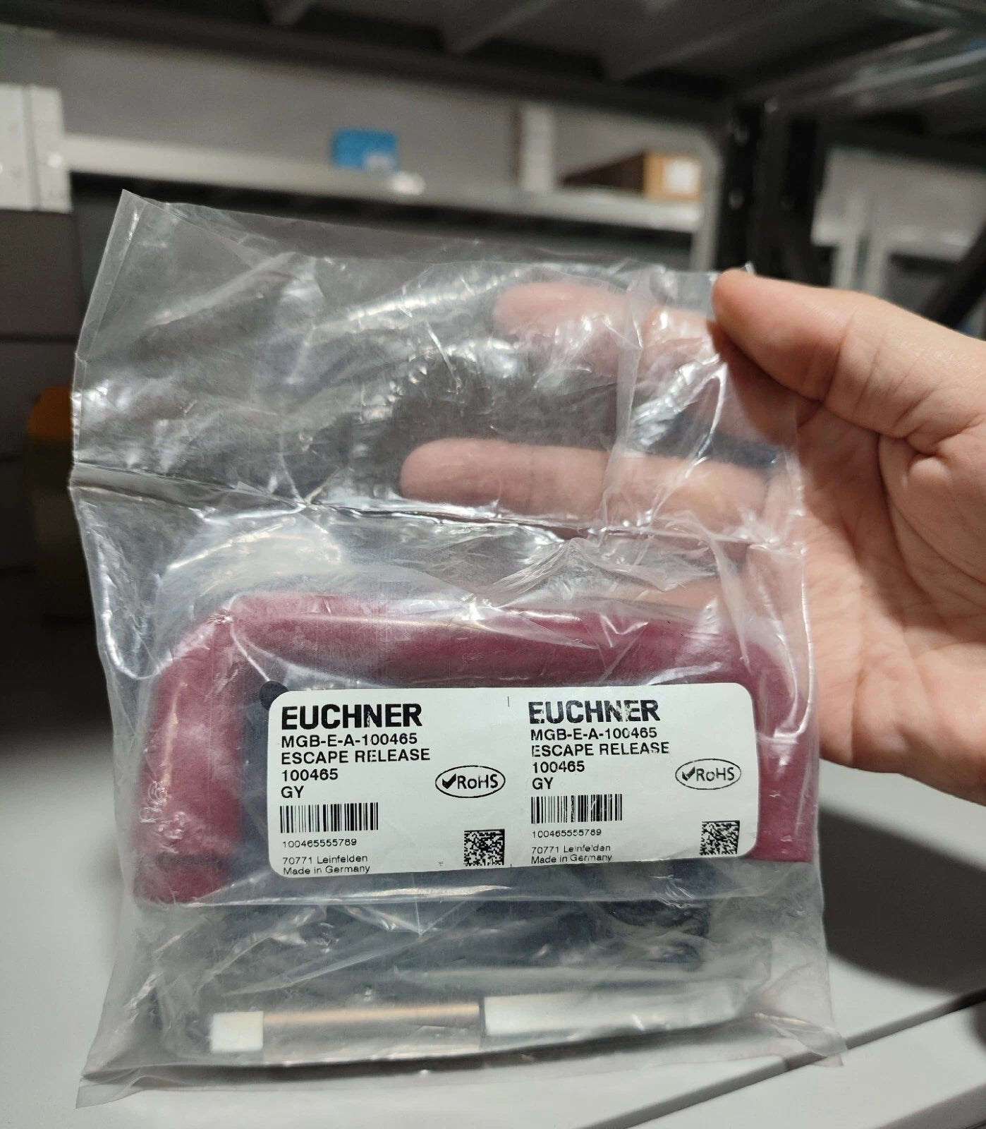 EUCHNER MGB-E-A-100465  100465  ESCAPE RELEASE   IN BAG .ship  #P