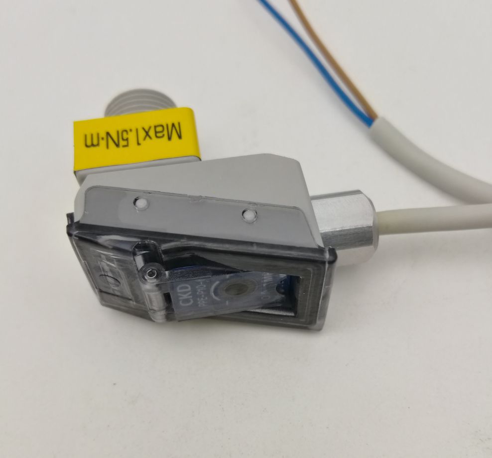 1PC  CKD Pressure switch PPE-P10-6 Fast delivery