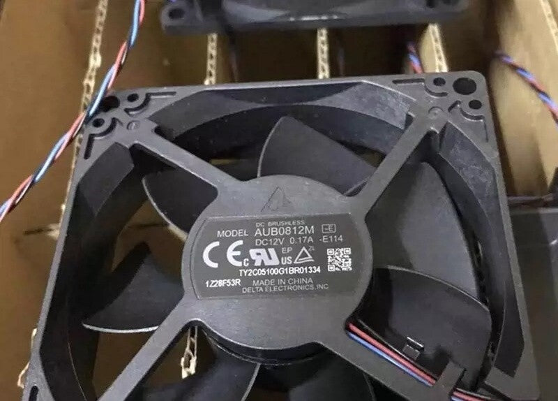 1/piece  AUB0812M DC12V 0.17A 8025 8CM 3-wire Delta Projector Cooling Fan
