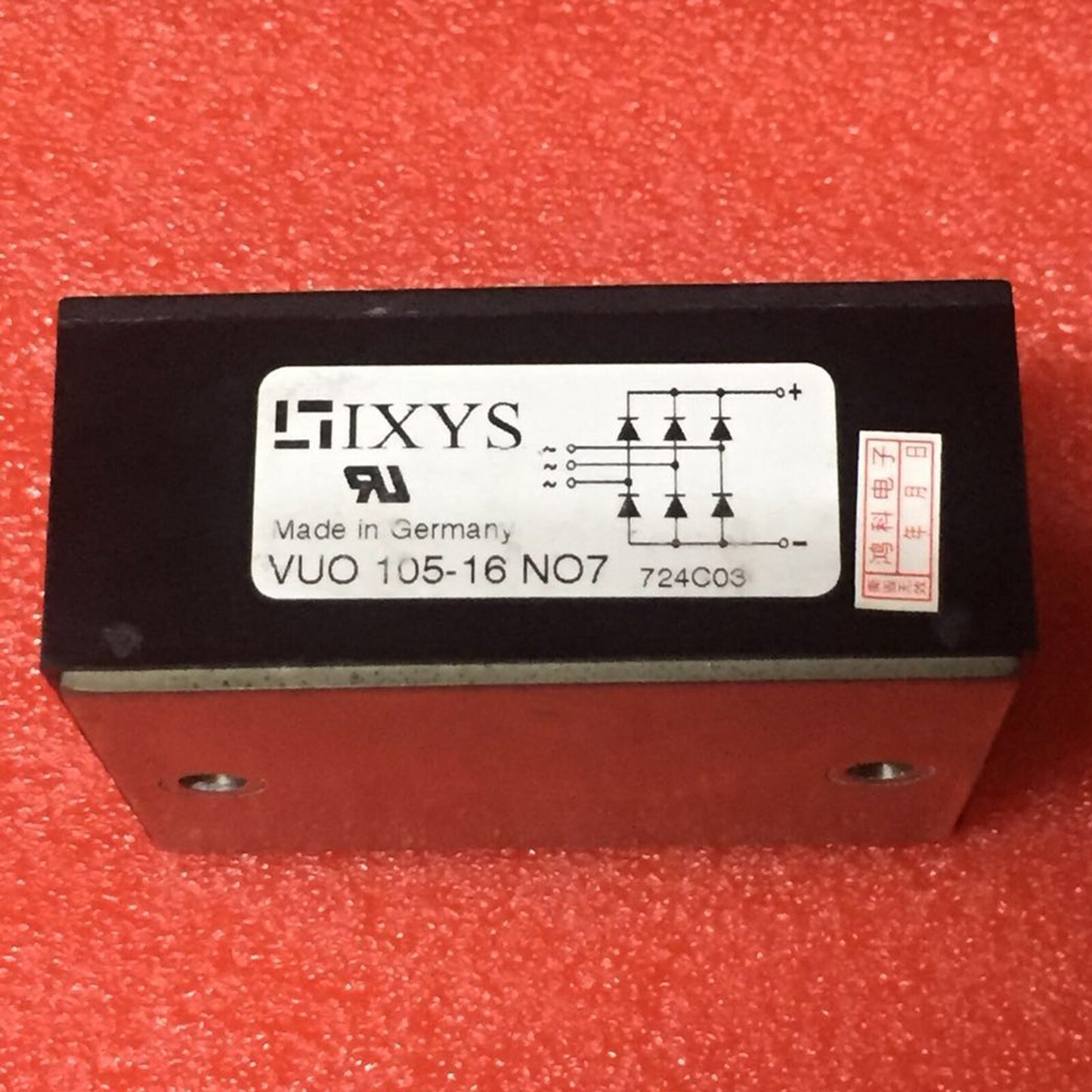 1PCS  IXYS Power Module Supply VUO105-16NO7 Free Shipping