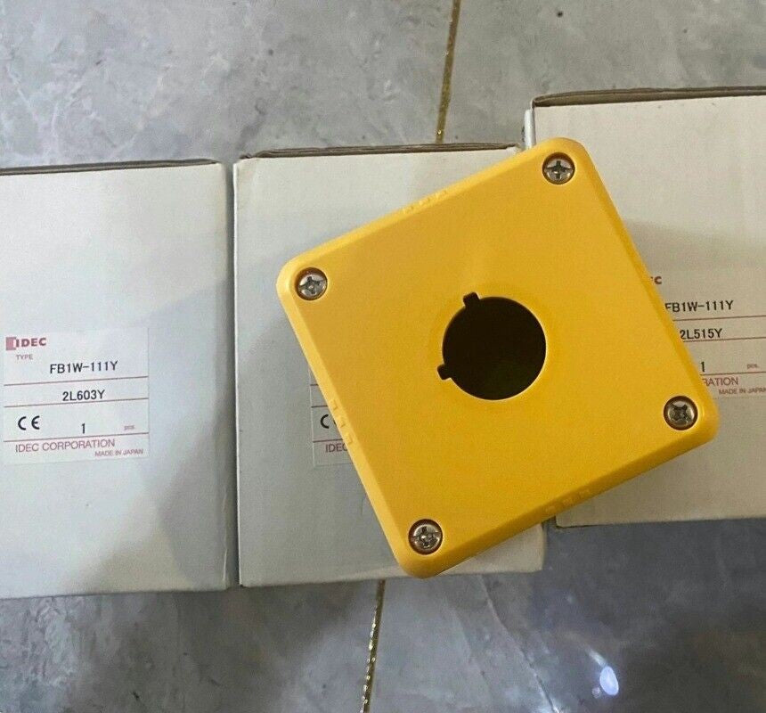 1pcs IDEC Control Box FB1W-111Y