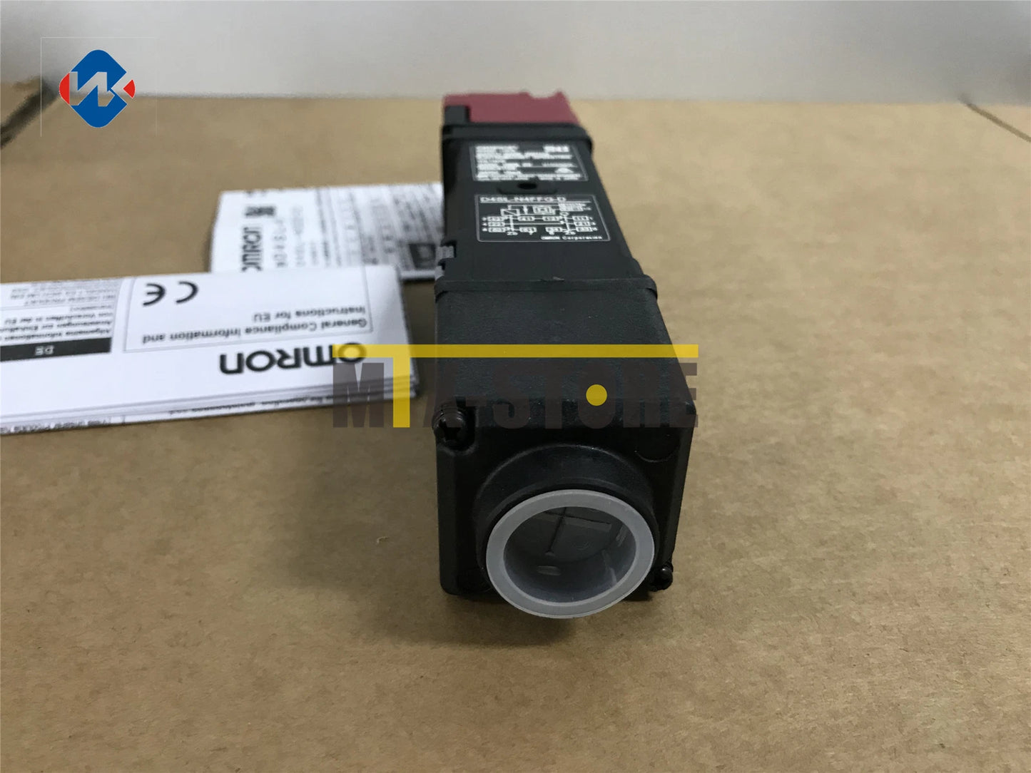 1PC   Omron safety door switch D4SL-N4FFG-D #P