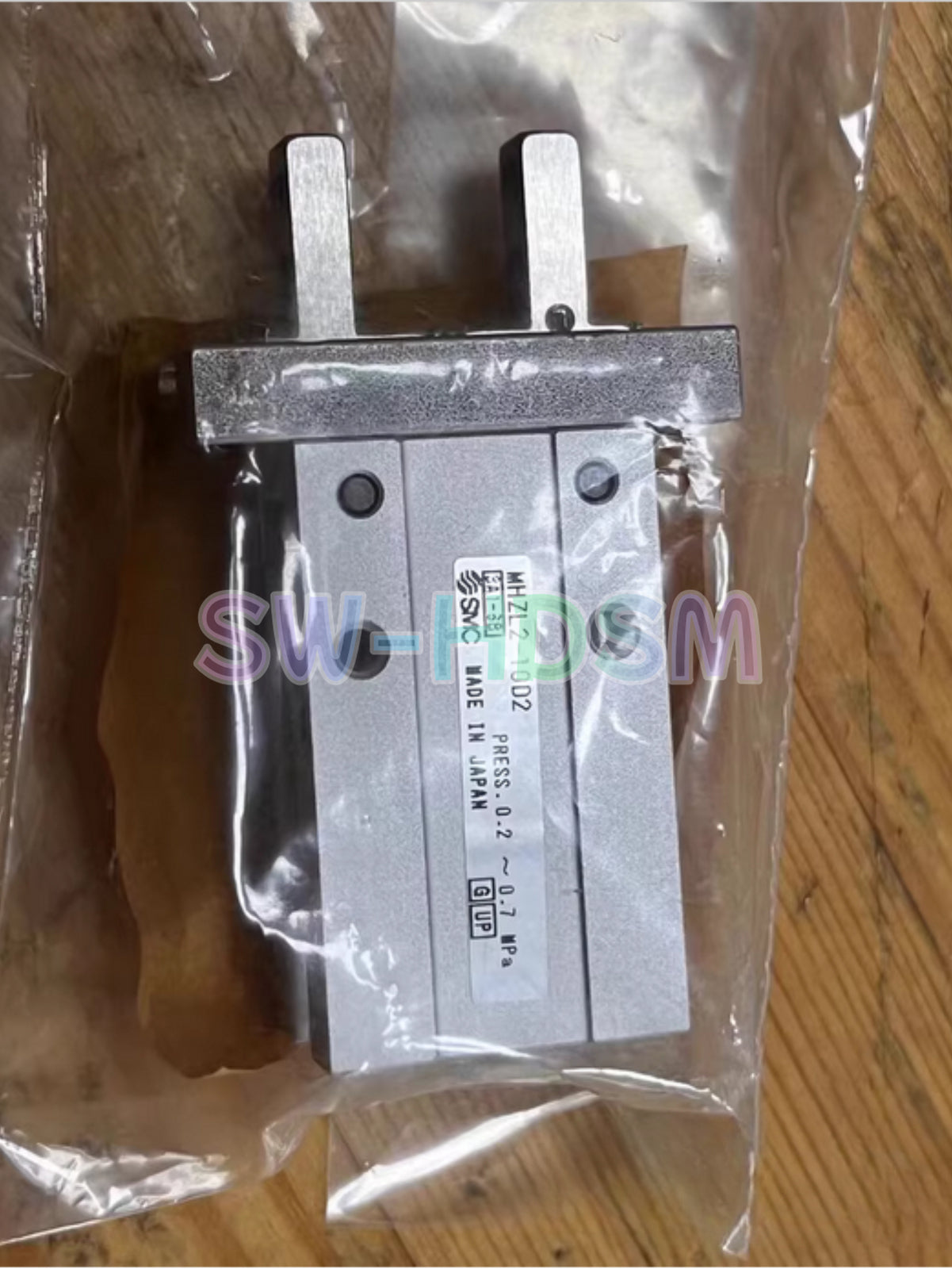 1PCS  for SMC cylinder MHZL2-10D1 freight free