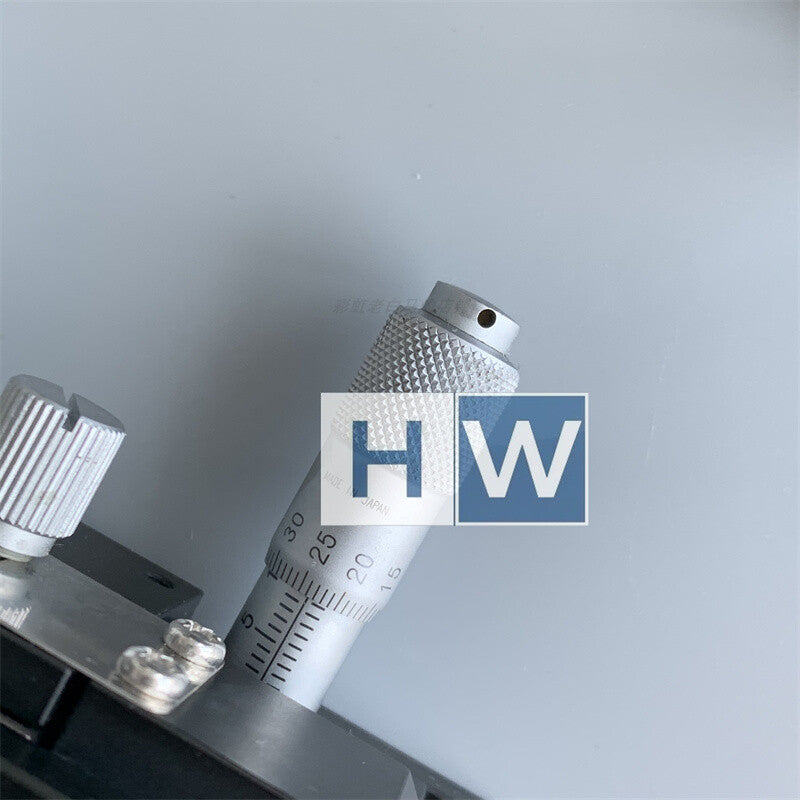 B33-80A Manual Z-axis Lifting Platform Optical Lifting Tabletop 80mm ± 5mm