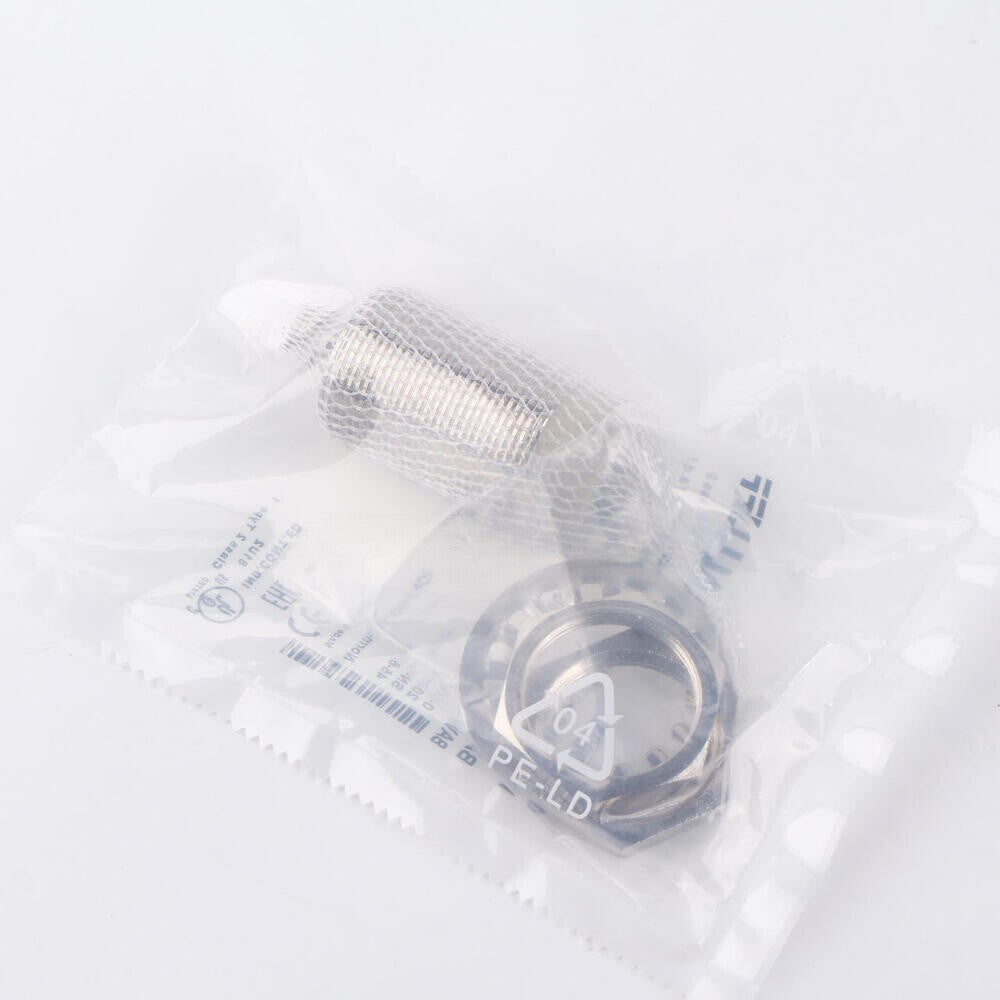 one  BALLUFF BAW002Y BAW-M30ME-UAC15F-S04G BAW M30ME-UAC15F-S04G