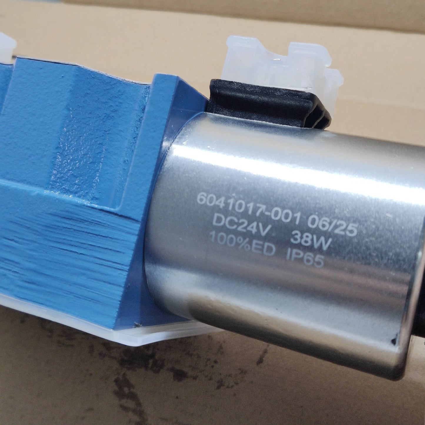 1PC DG4V-5-2CJ-M-U-H6-20 DG4V52CJMUH620 DG4V 5 2CJ M U H6 20 /   valve