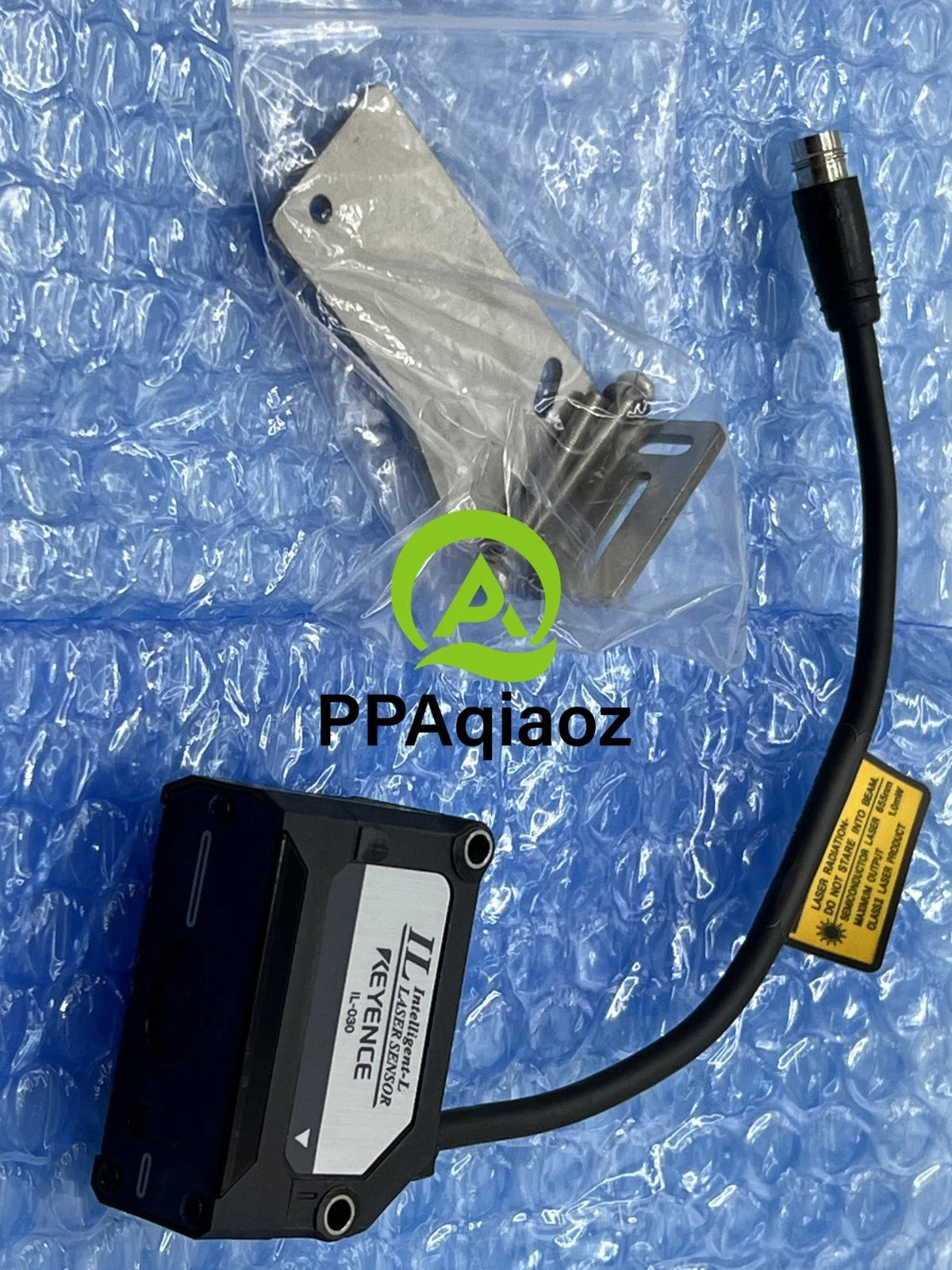 IL030 1PCS   Keyence IL-030 Laser Sensor in Box Fast Shipping #P