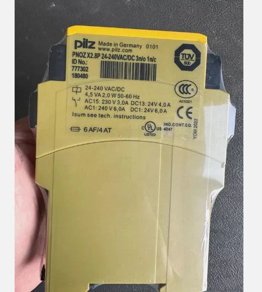 777302 pilz PNOZ X2.8P 24-240VAC/DC 3n/o 1n/c 777302 #P