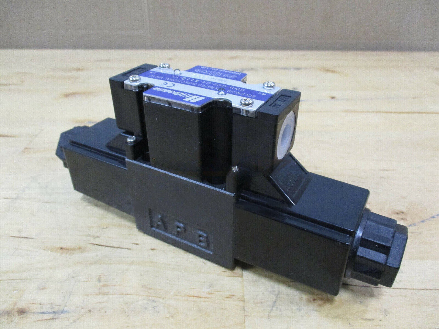 ONE  Hidraman SWH-G02-C4-A110-10 Hydraulic Solenoid Valve