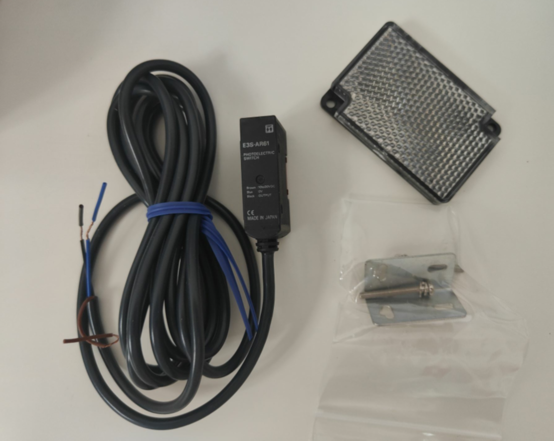 OMRON E3S-AR61 Photoelectric Sensor
