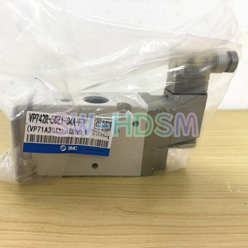 1PCS  for SMC Solenoid Valve VP742R-5DZ1-04A-F Freight Free