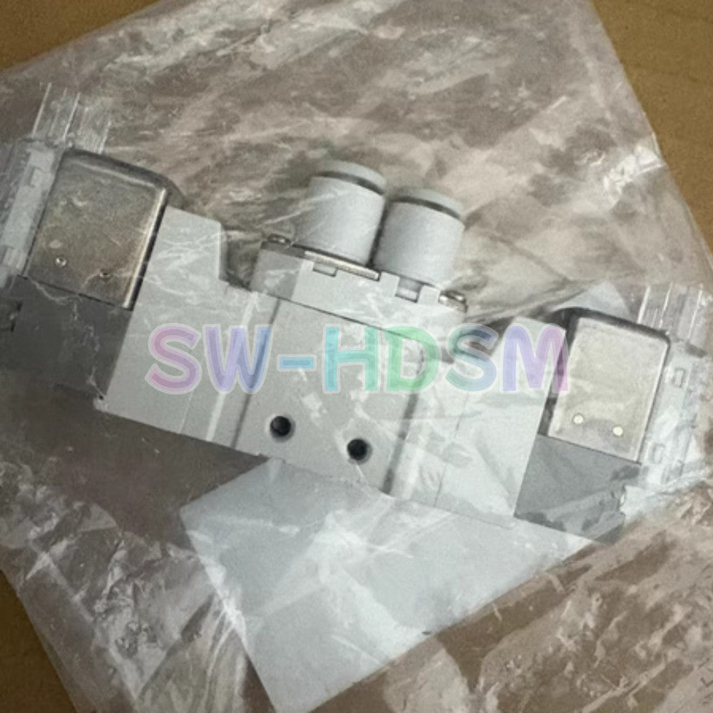 1PCS  for SMC Solenoid Valve SY3220-5MOZ-C4 Freight Free