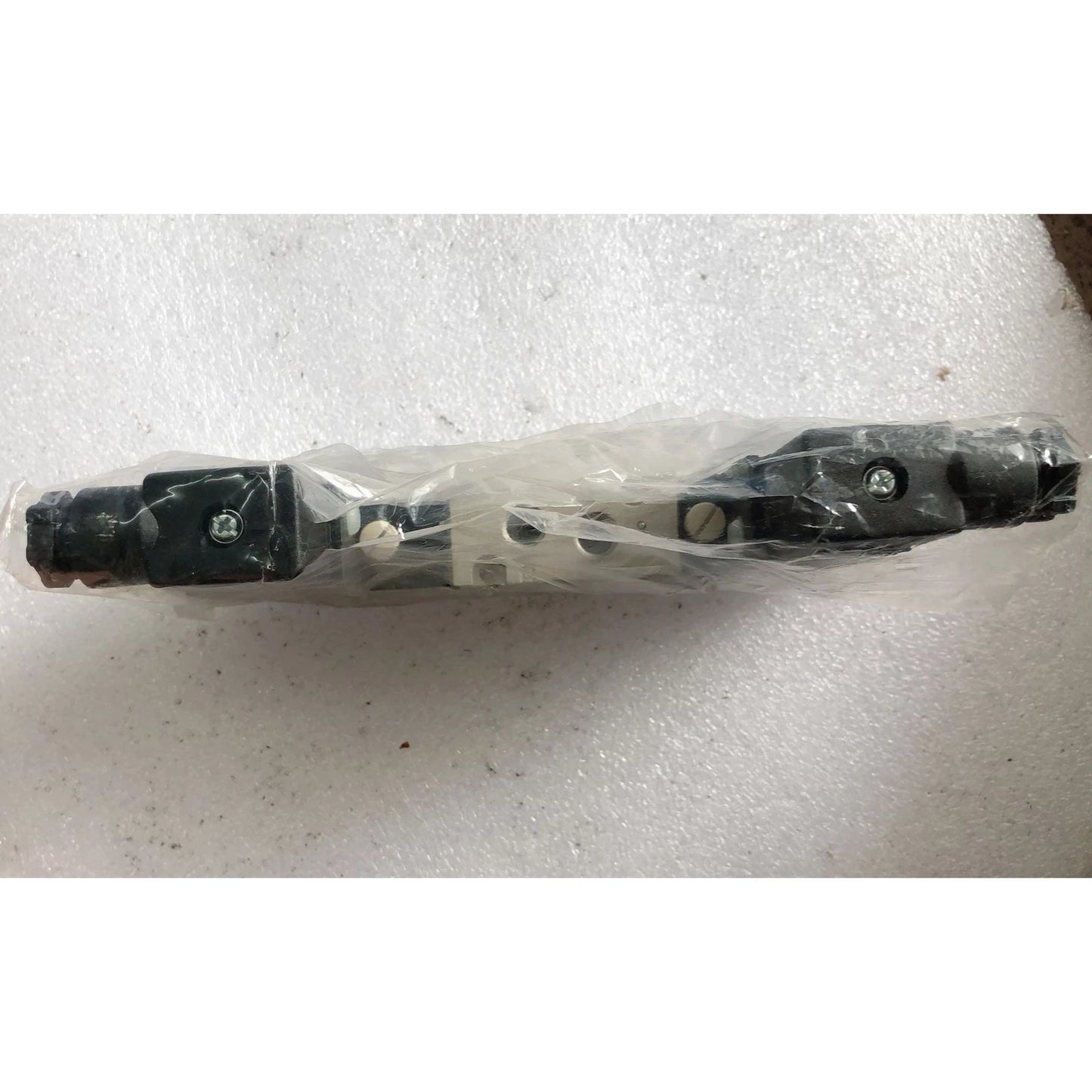 1PC  SMC VFS1220-5DZB-01 Solenoid Valve Free Shipping #P