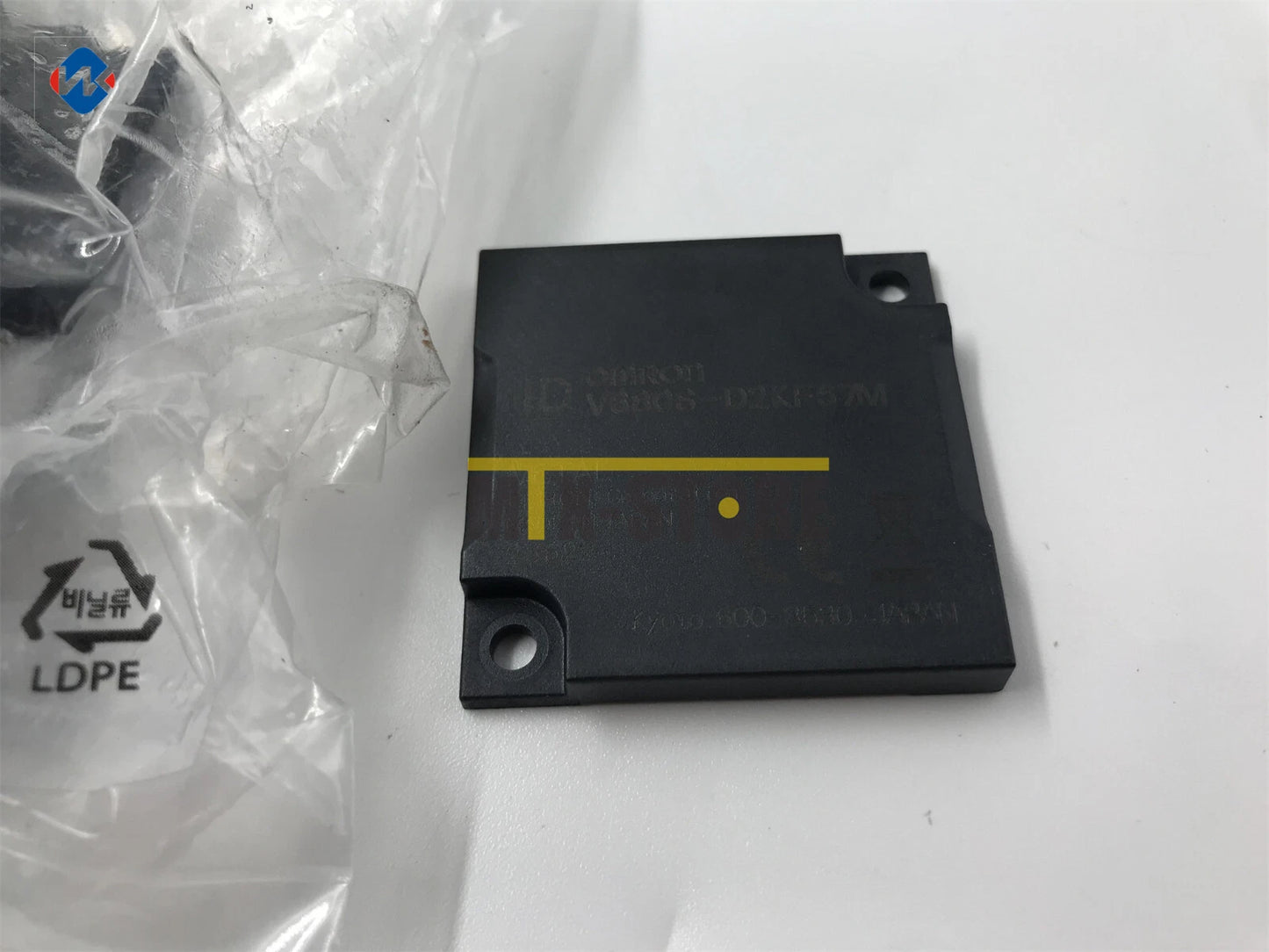 1PCS  OMRON V680S-D2KF67M #P