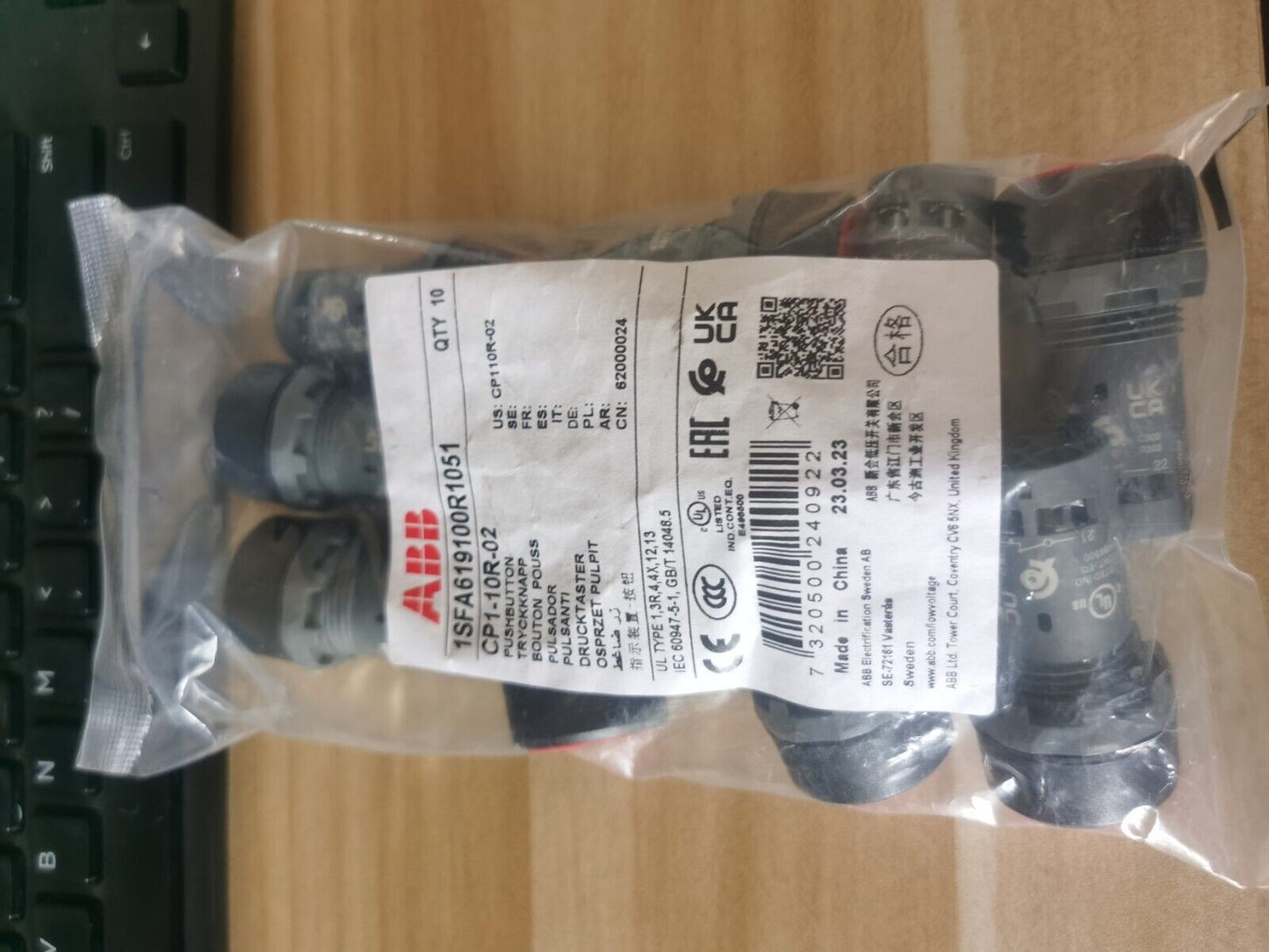 10PCS/1Bag  ABB CP1-10R-02 1SFA619100R1051 PushButton Switches Red