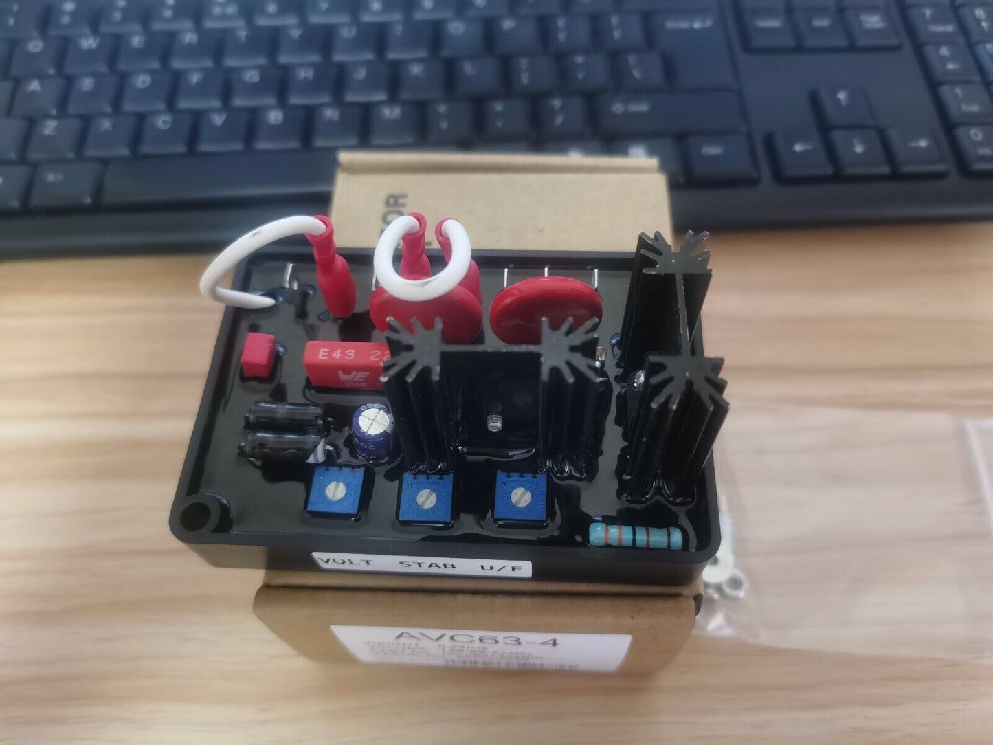 1PCS  AVR Automatic Voltage Regulator AVC63-4 In Box