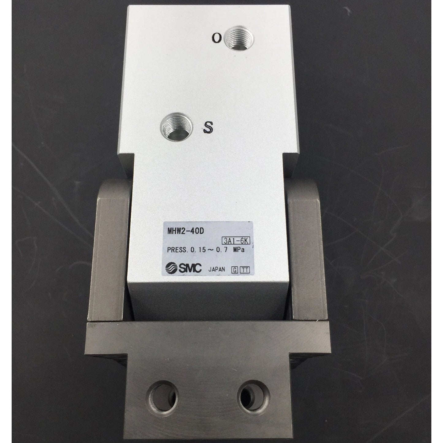 one  SMC MHW2-40D Finger gripper cylinder Quality assurance #P