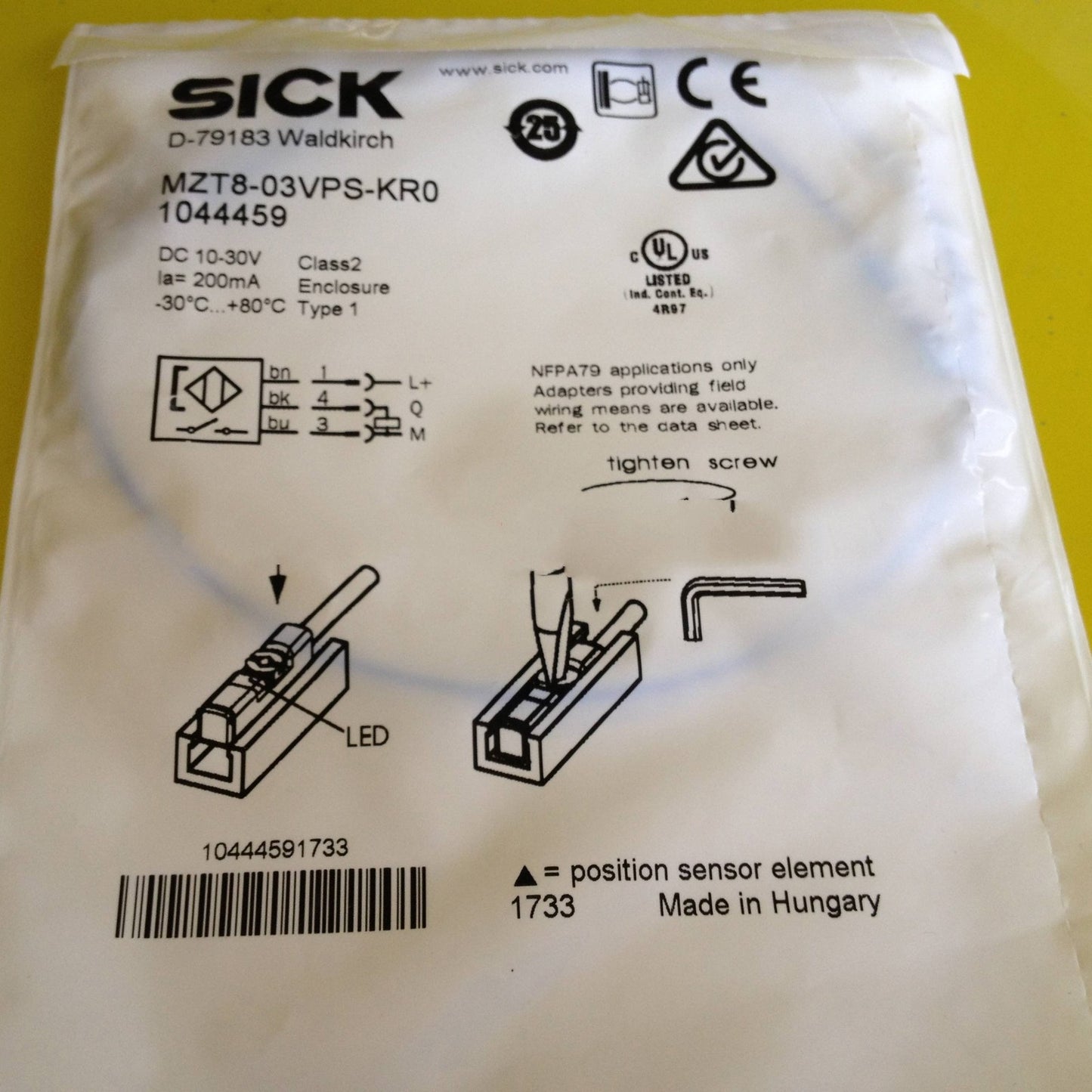 one  SICK MZT8-03VPS-KR0 photoelectric sensor Free Expedited