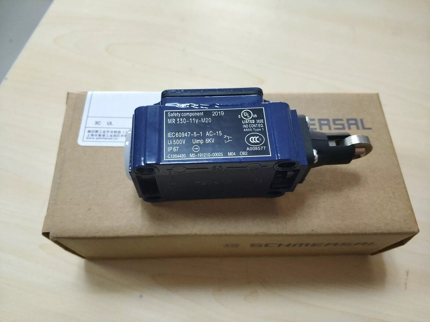 1pcs limit switch MR330-11y-M20