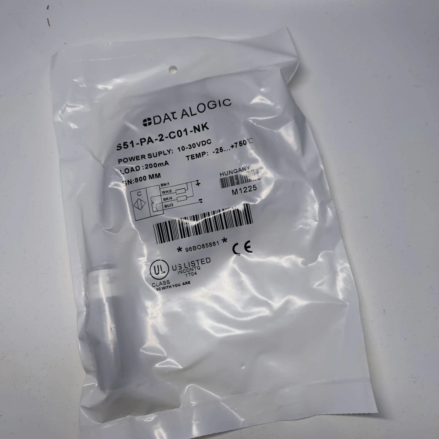 QTY:1pc S51-PA-2-C01-NK   photoelectric switch