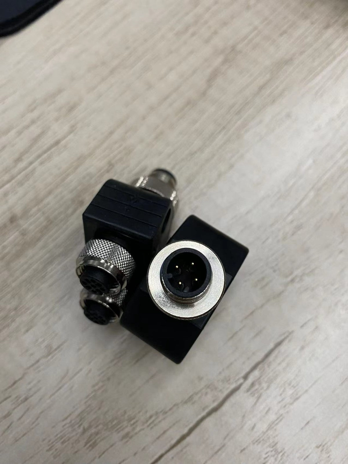 1pc  Connector FSM4-2FKM3/S89
