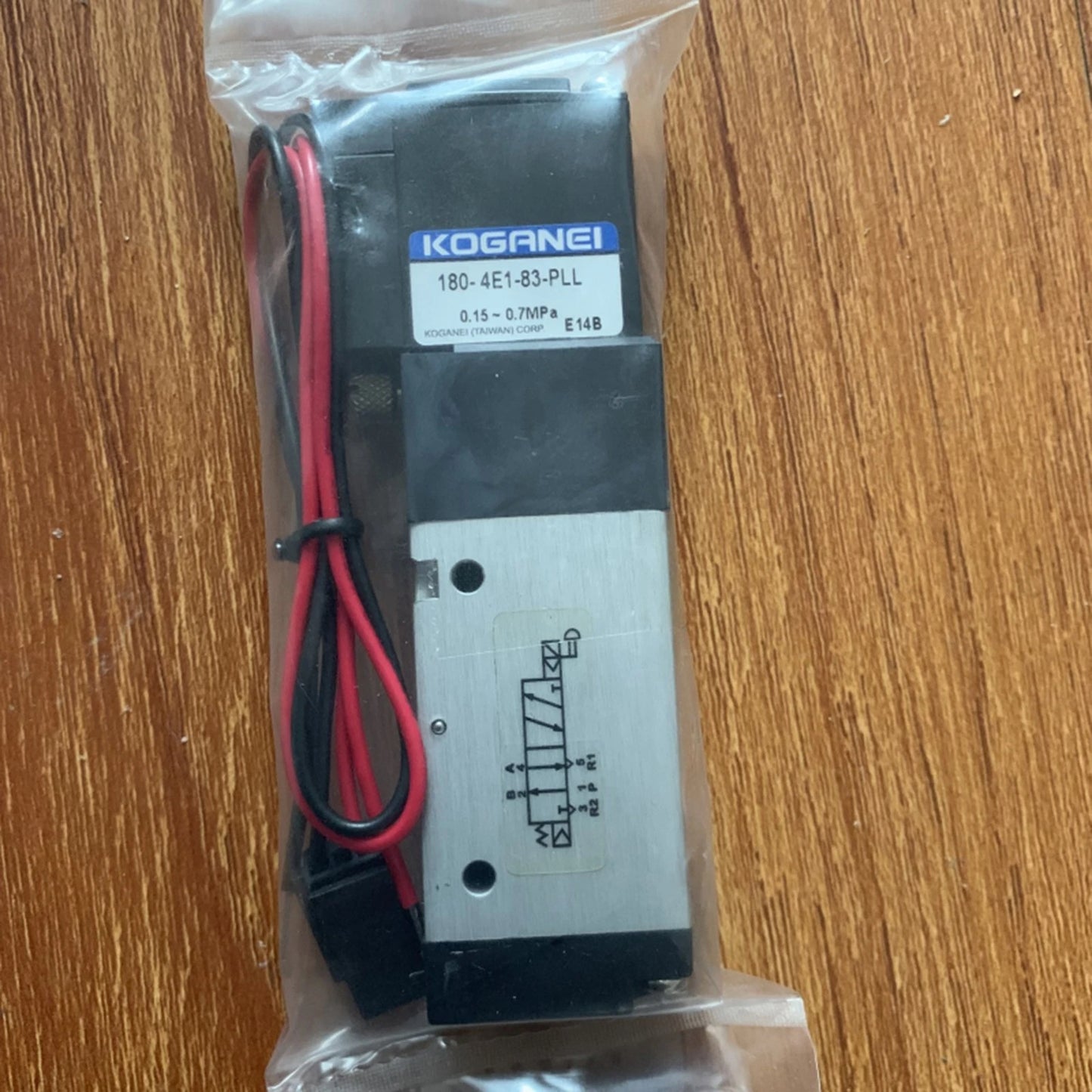 180-4E1-83-PLL Solenoid Valve For KOGANEI Free Shipping #P