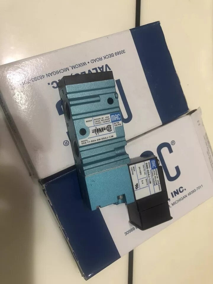 1PC  MAC solenoid valve 52A-11-D0A-DM-DDAJ-1JM