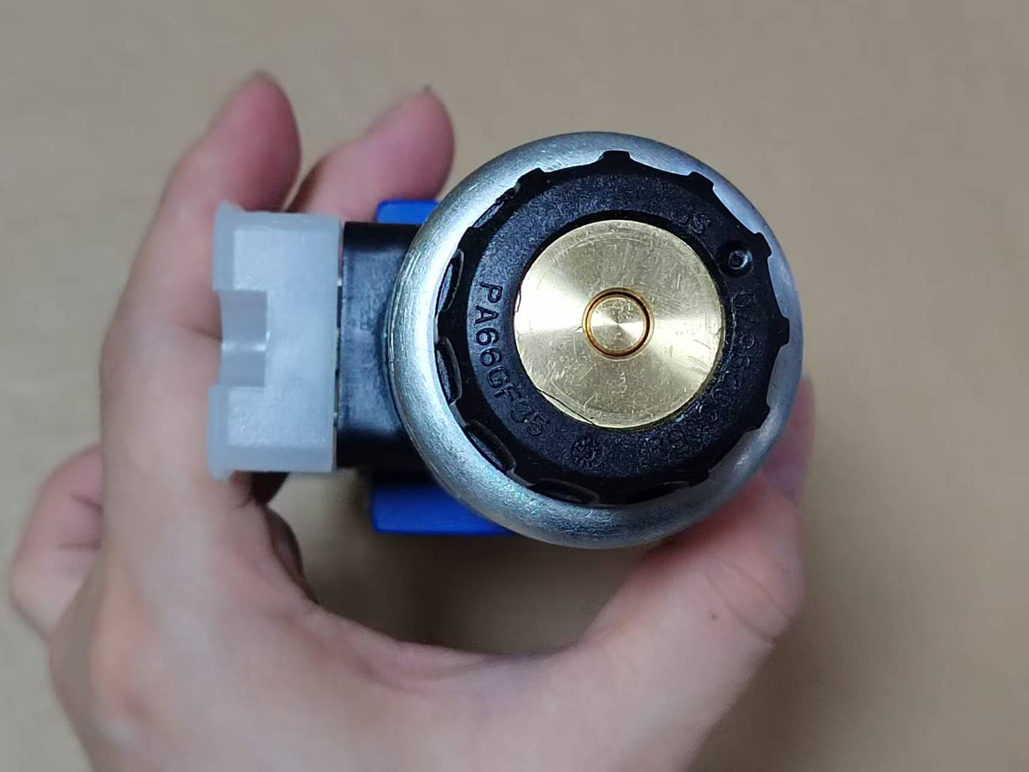 Rexroth R900561282 4WE6G62/EG24N9K4 Hydraulic Valve Fast delivery