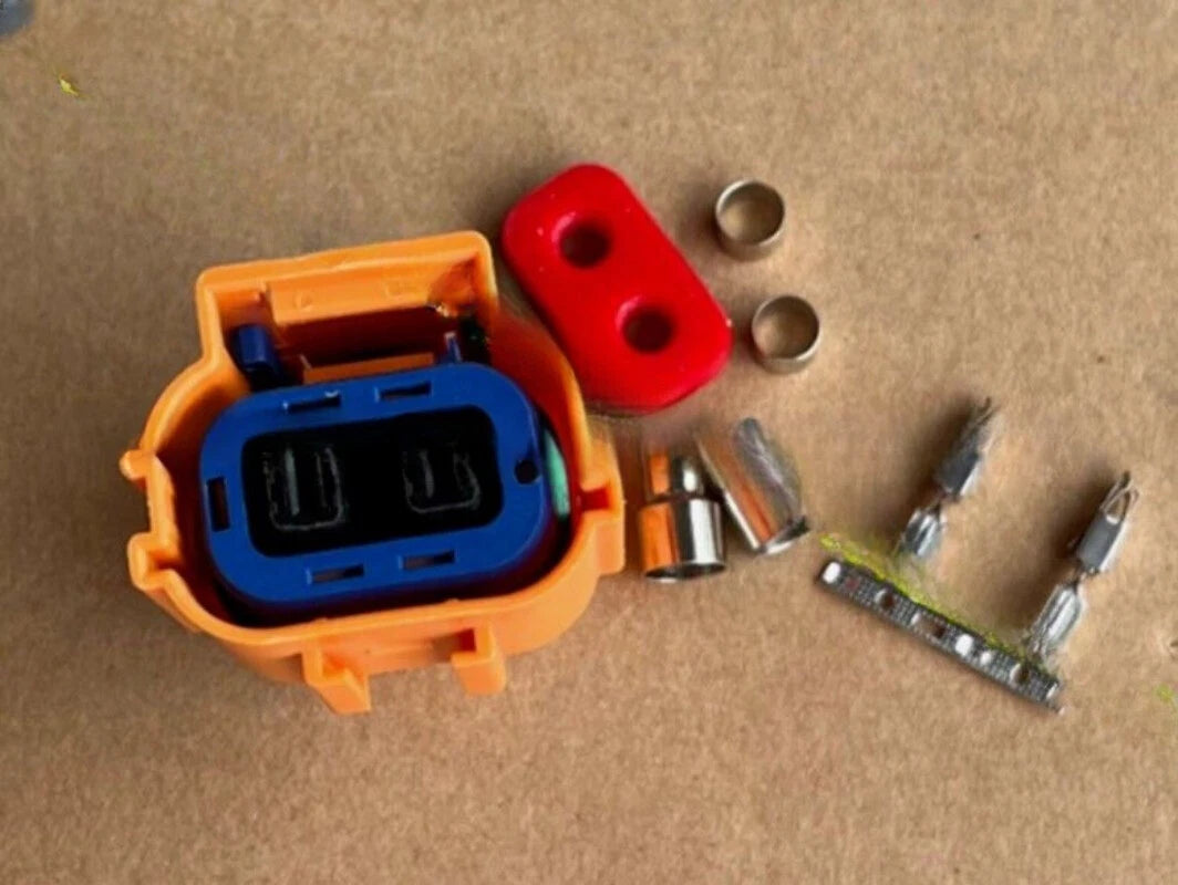 1PCS  FIT FOR YGC1174-EV-S(2+2) Connector 2-core plug socket