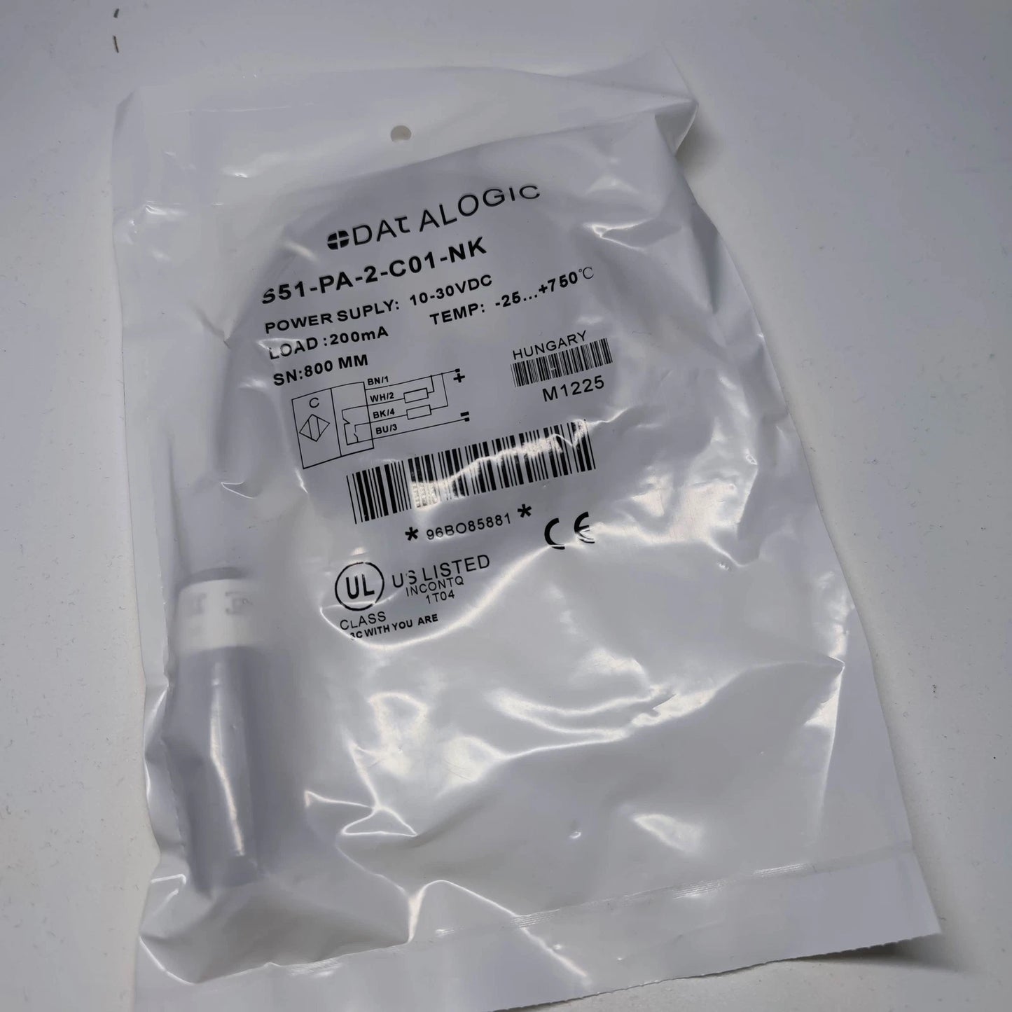 QTY:1pc S51-PA-2-C01-NK   photoelectric switch