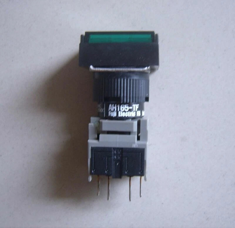 1X   AH165-TFG11 AH165TFG11 FUJI  Push button switch