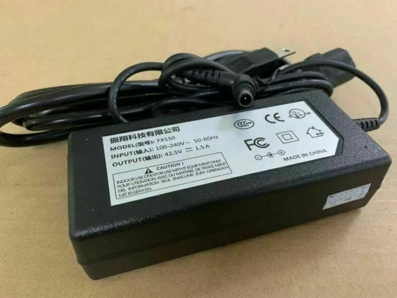 1x TC-Helicon VOICESOLO FX150 monitor speakers universal power adapter