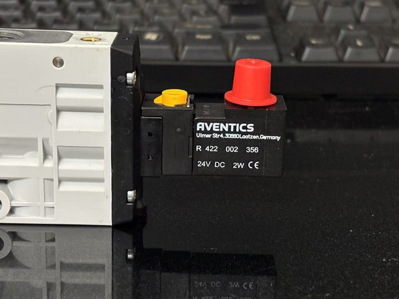 1pcs  AVENTICS solenoid valve 0820059051 Fast delivery