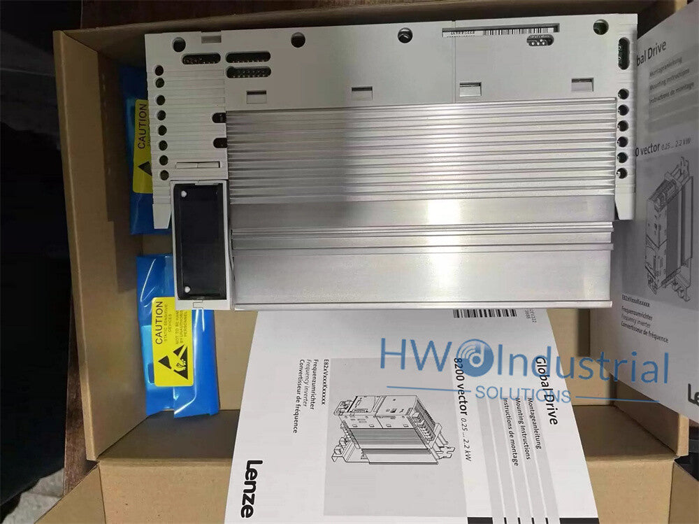 1/Piece  E82EV222K4C200 E82EV222_4C200 3-400V 2.2KW LENZE Inverter