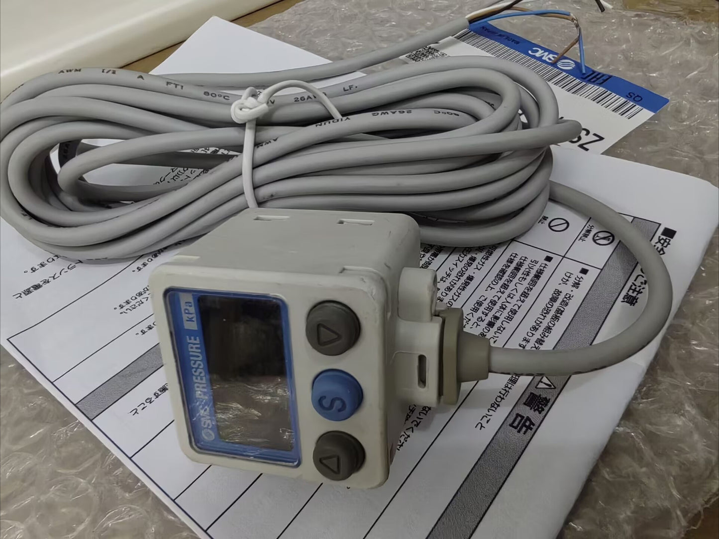 1 pcs  SMC ZSE40AF-01-R Pressure Switch