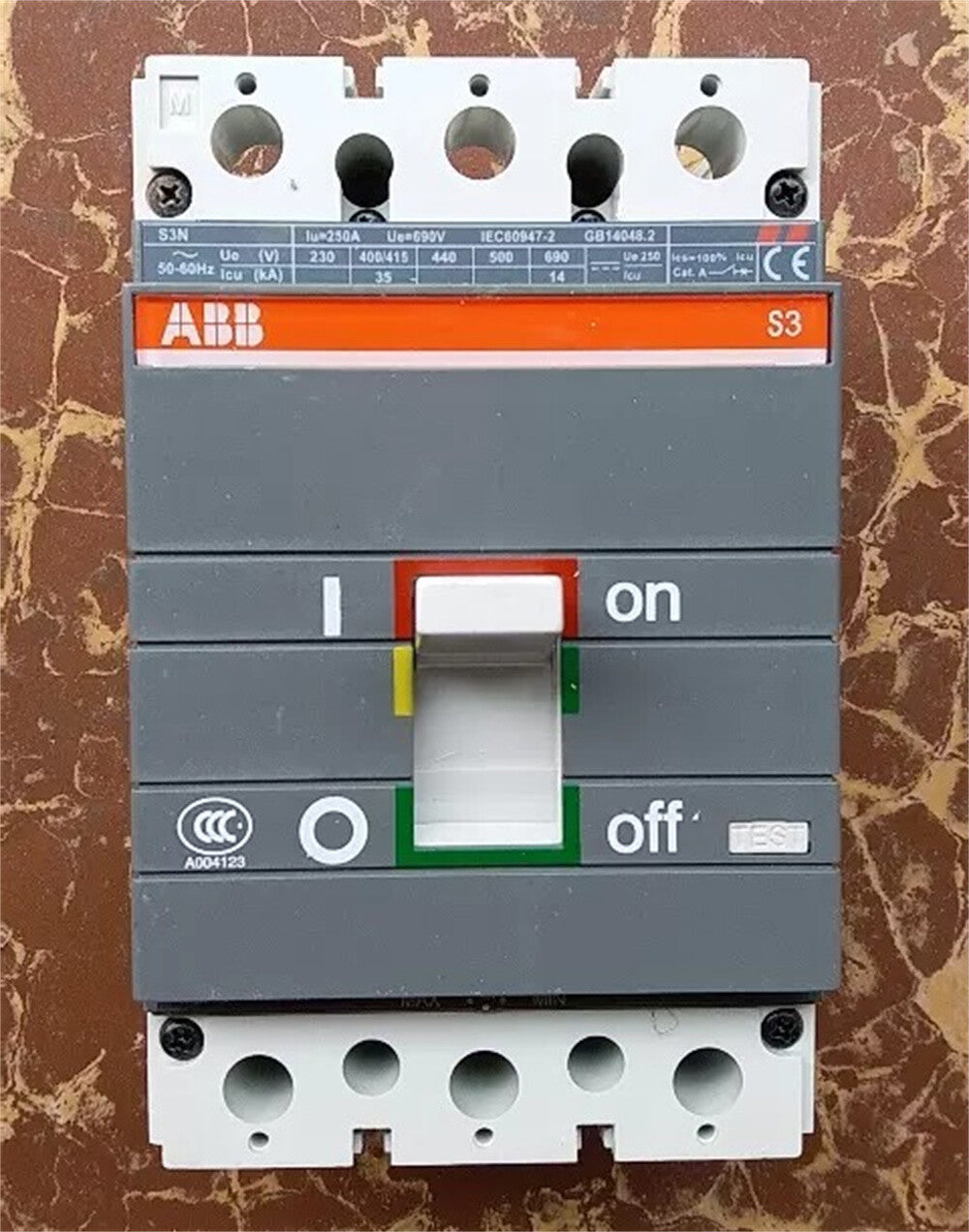 1PC  ABB 250A 3P Molded Case Circuit Breaker 1SDA013493R1 S3N250 R250 3P F F