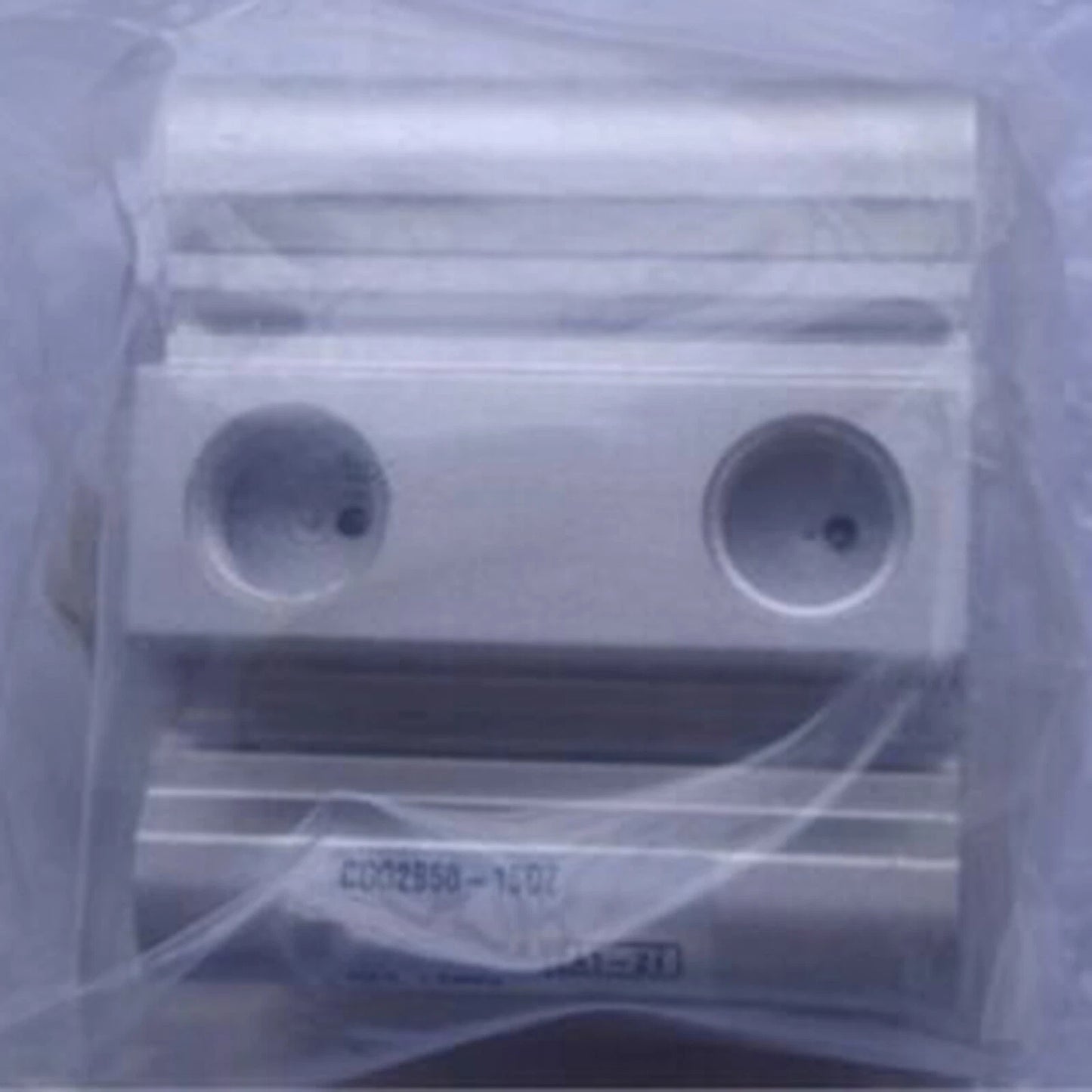 1PC  SMC CDQ2B50-15DZ Thin cylinder Free ship #P