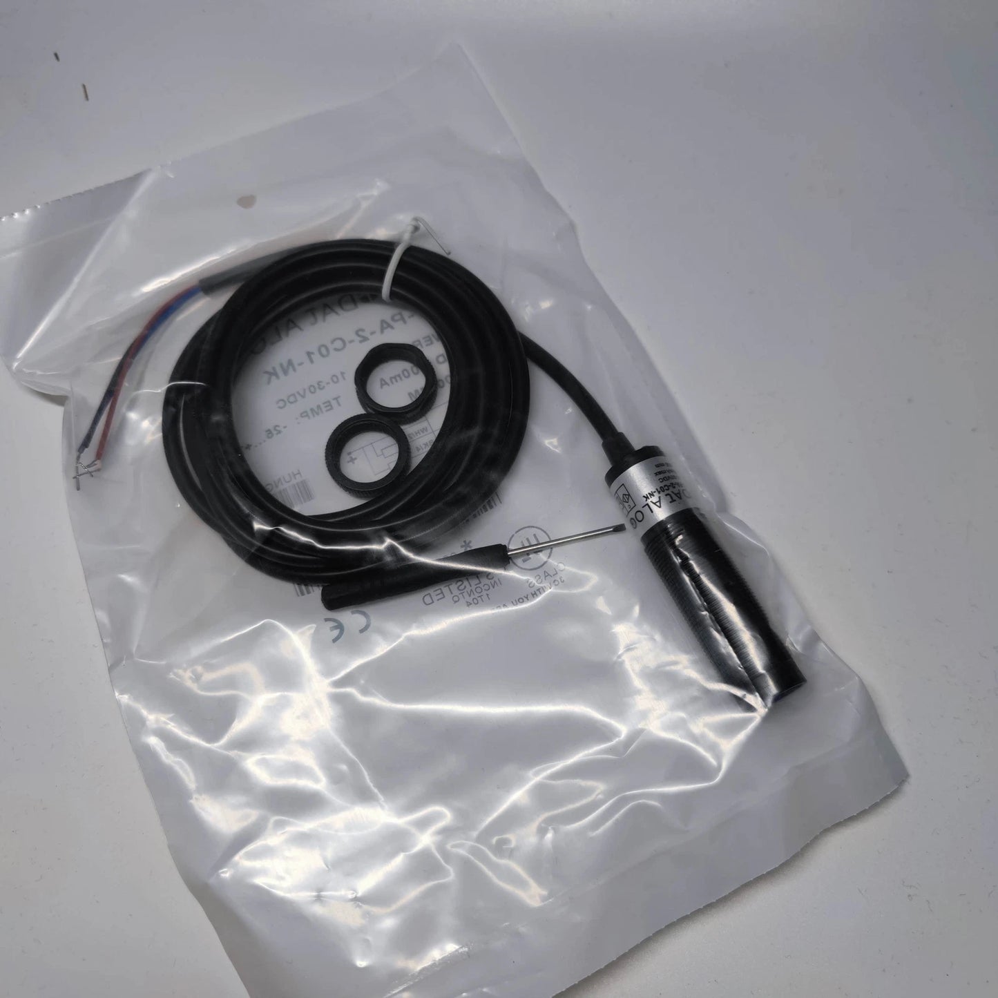 QTY:1pc S51-PA-2-C01-NK   photoelectric switch
