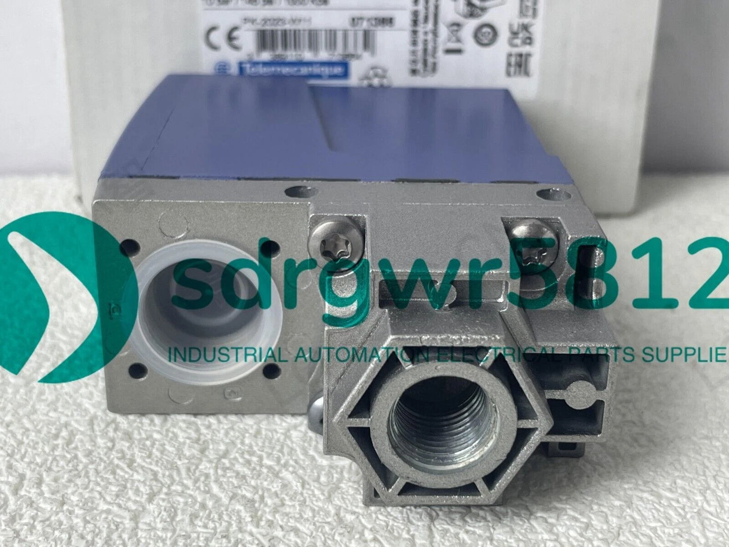 In Box Telemecanique XMLB010A2S11 Pressure Switch Fastshipping  #P