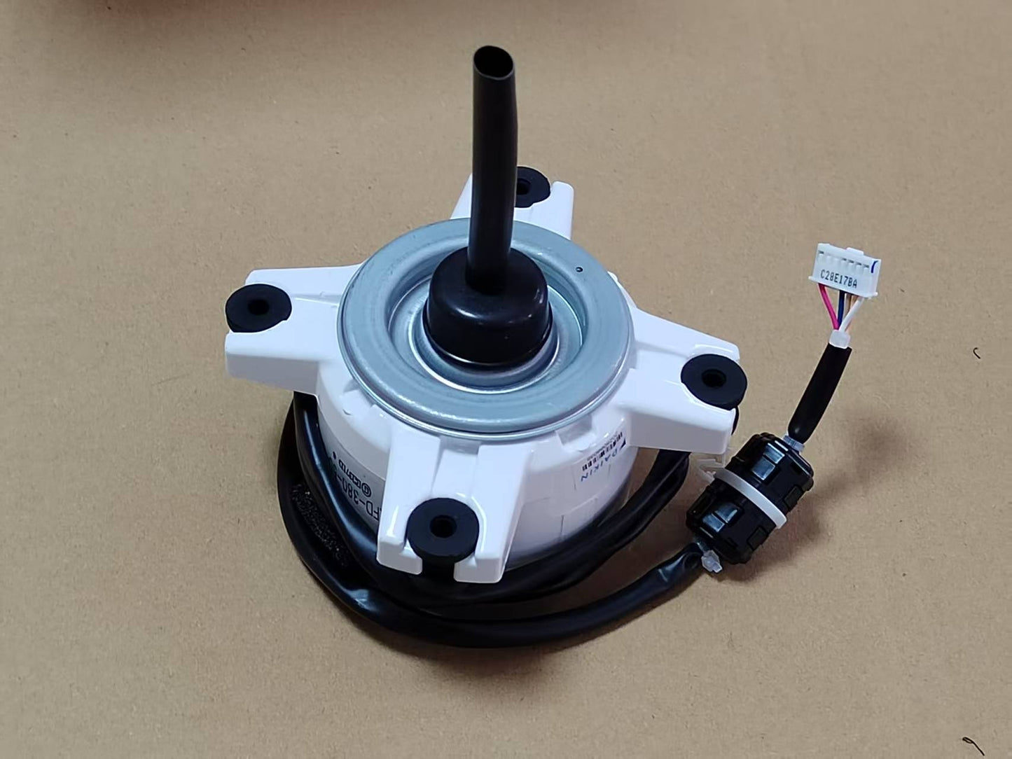 1PC  Daikin Air Conditioning KFD-380-50-8C 53W RXS60/72GMV2C Motor Fan