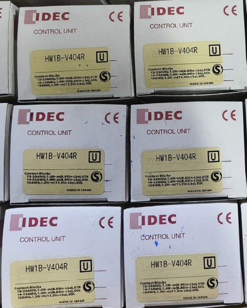 1pcs IDEC HW1B-V404R  Button Switch
