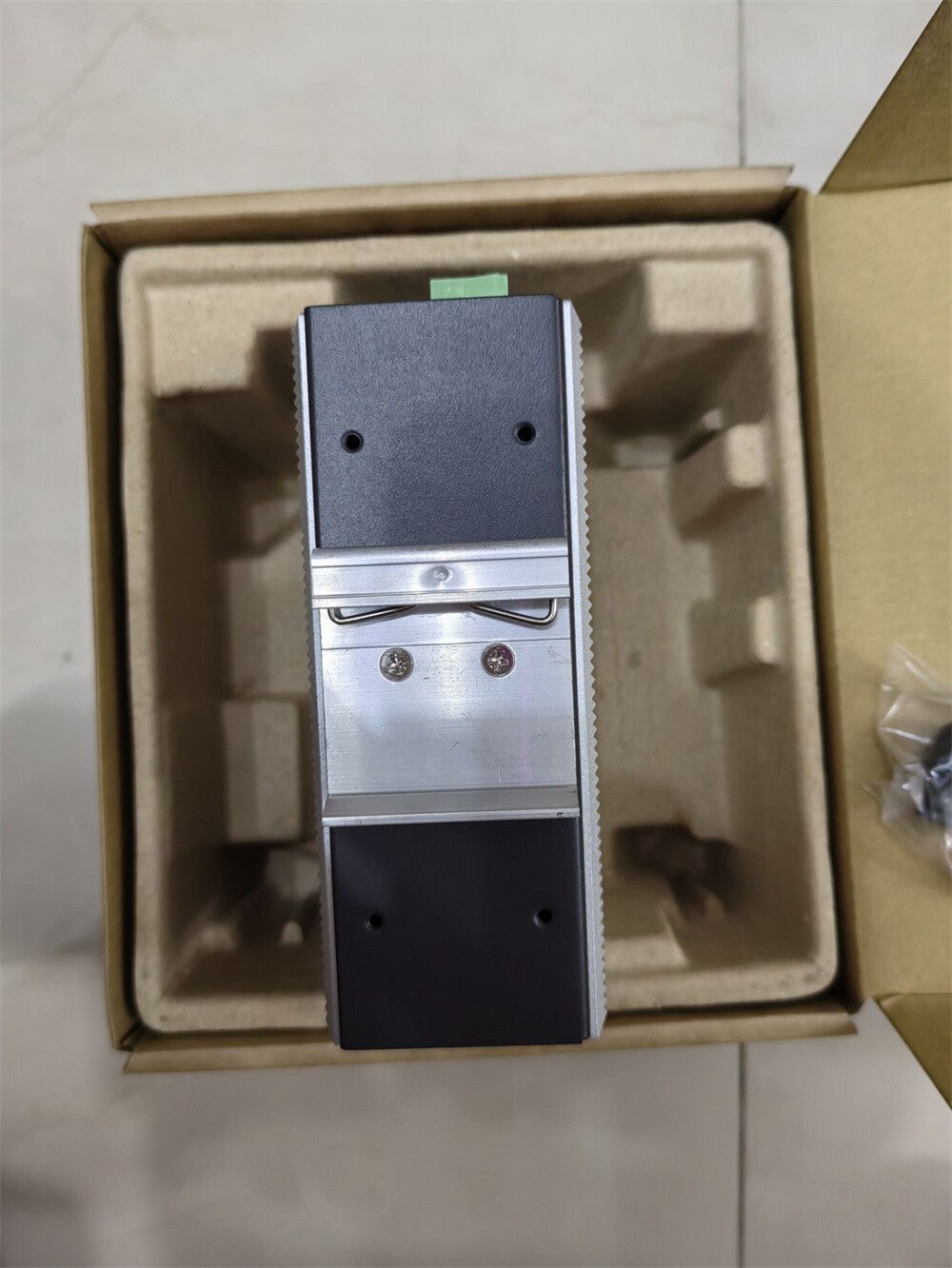 1PC ONE  MOXA EDS-408A-MM-ST Industrial Ethernet Switch