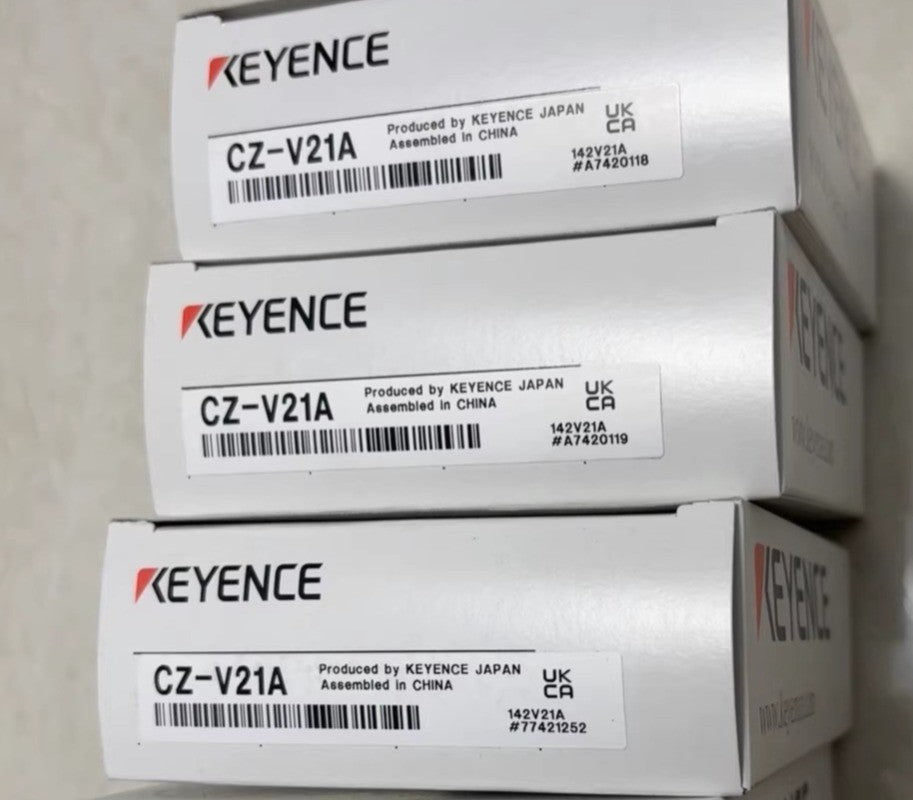 1pcs Keyence CZ-V21A  Fibre Optic Sensor