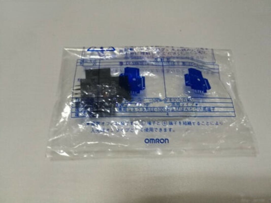1pcs OMRON Sensor  EE-SY672  EESY1124M