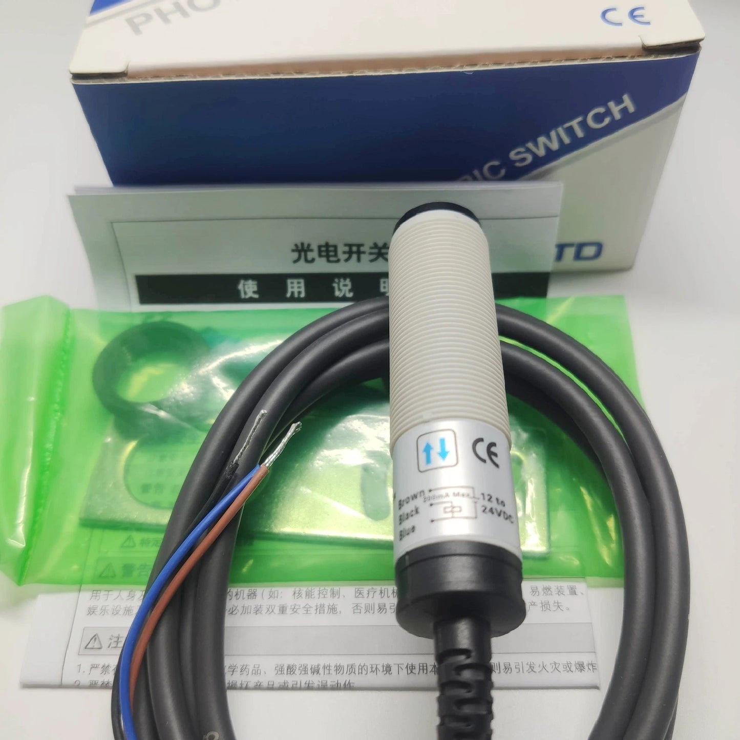 1 PCS   CGY18E-D30PA 10-30VDC   Photoelectric switch