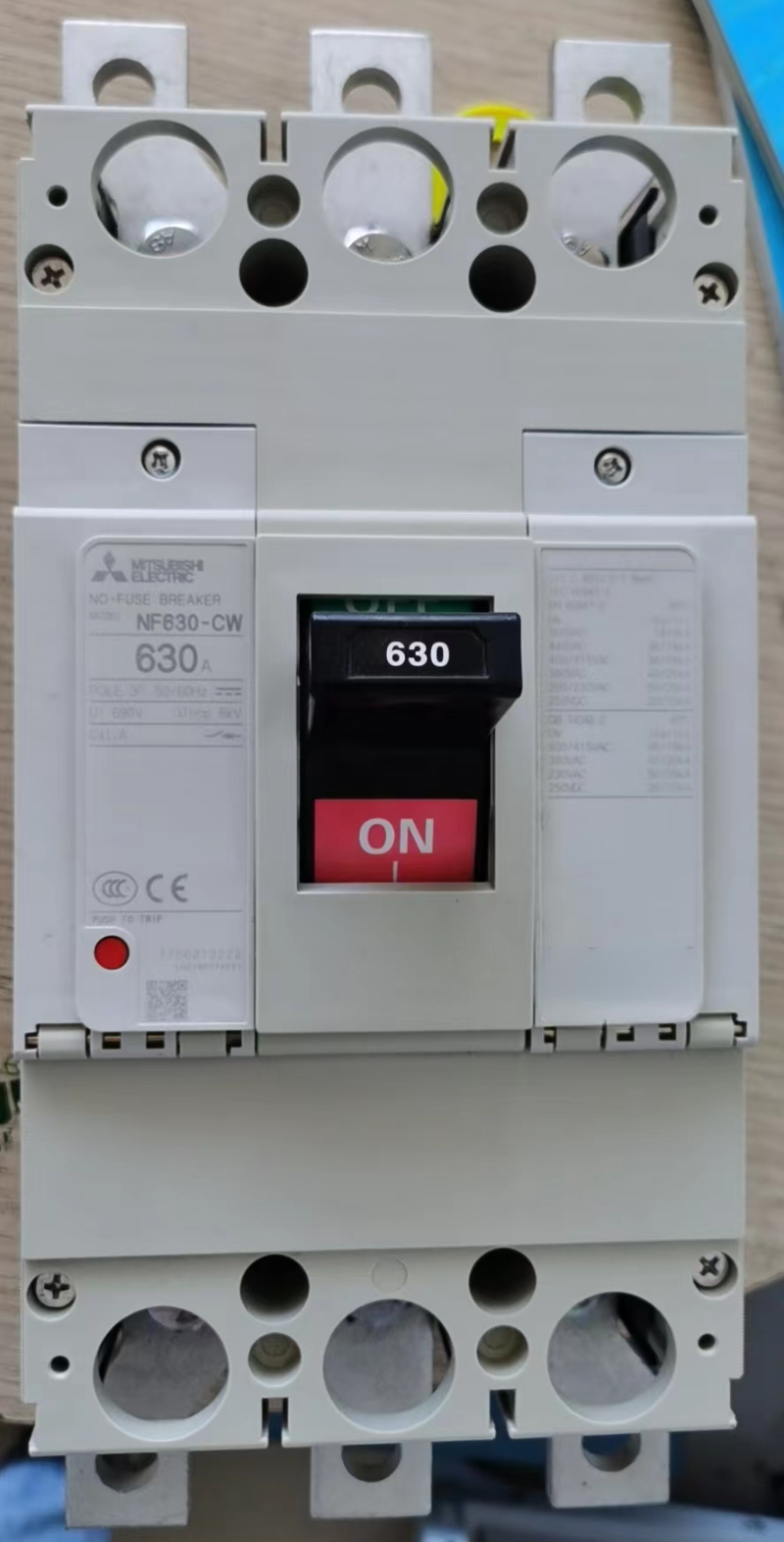 1pcs Mitsubishi Circuit Breaker NF630-CW 3P 630A (CH)  1110015224