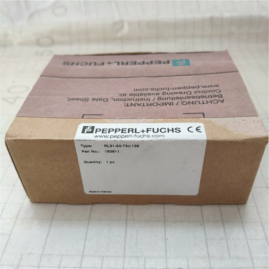 1PC  Pepperl+Fuchs Photoelectric Sensor RL31-54/73C/136 Free Shipping