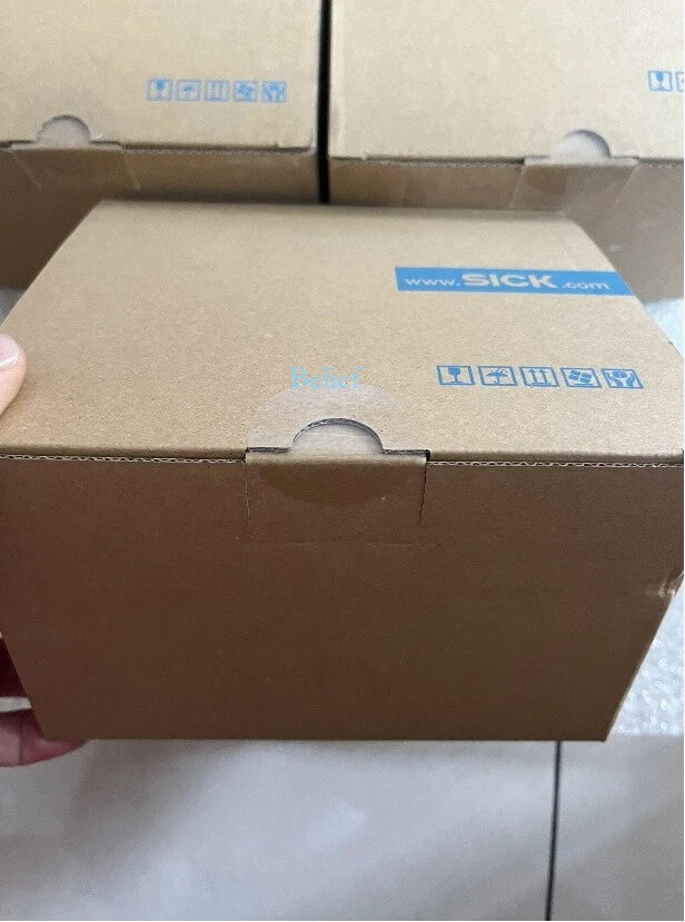 1pc TIM320-0131000S02  Security Scanner #P