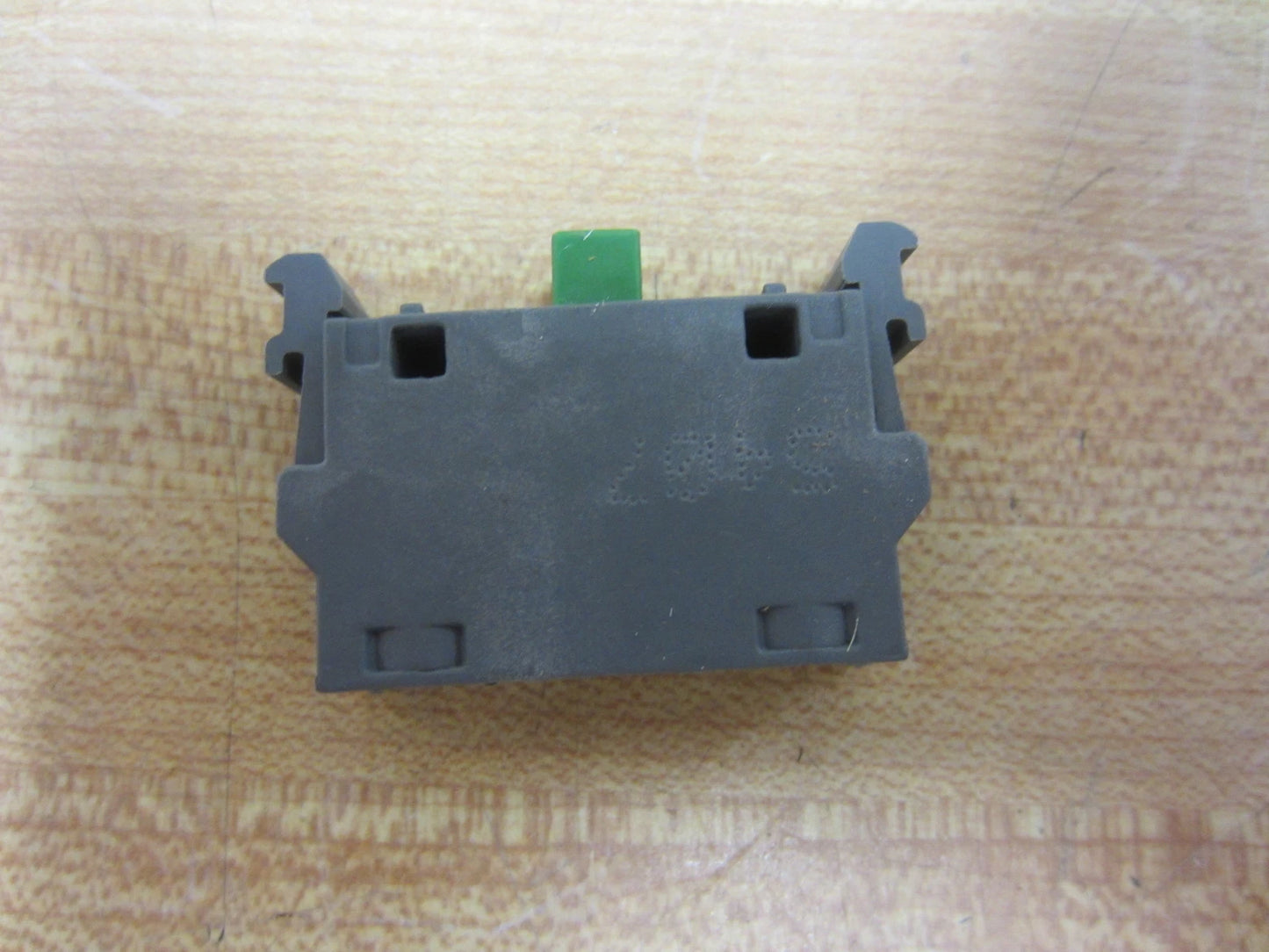 10PCS  ABB MCB-10 1NO contact block #P