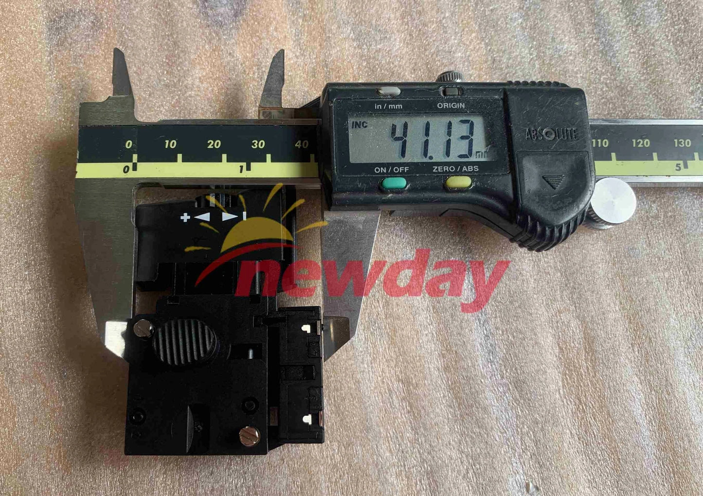 CAPAX-03 MOD:35-83 MOD 35 83 Switch 7(7)A 250V AC 5E4 ADJ FOR 230V 38-8/3